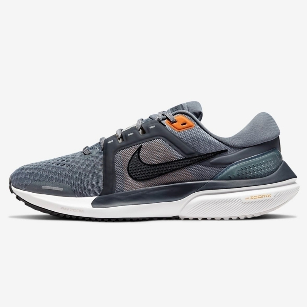 Nike Men's Air Zoom Vomero 16